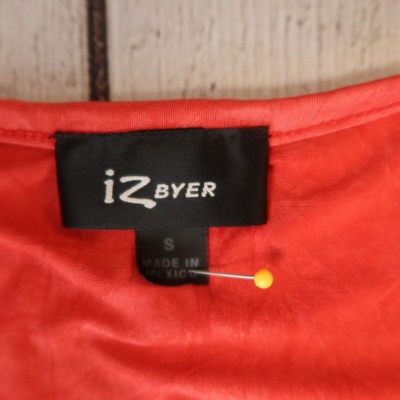 izBYER Top Women's Cap Sleeve V-Neck Blouse Asymmetrical Ruffle Red Small - Picture 8 of 9